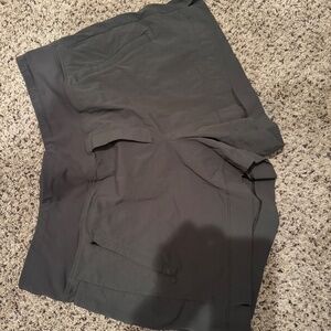 Athleta Trekkie North Short(Olive)